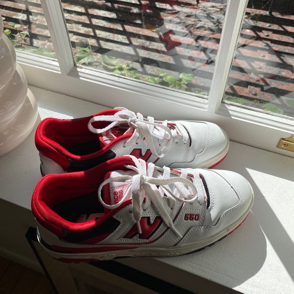 SOLD 🖤New balance 550 white team red